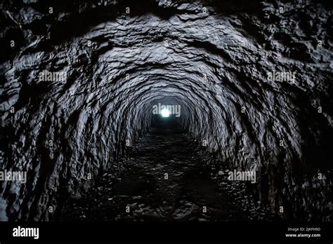 Tunnel Cave Definition