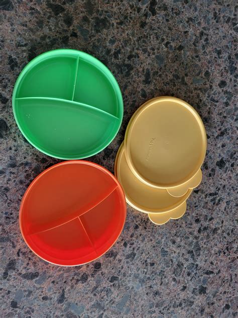Tupperware Divided Plate With Lid