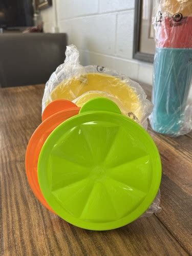 Tupperware Grapefruit Keeper