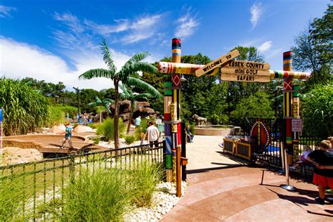 Turtle Back Zoo Lake