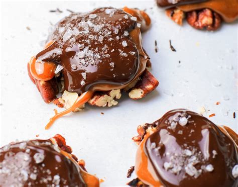 turtle candy recipe with chopped pecans