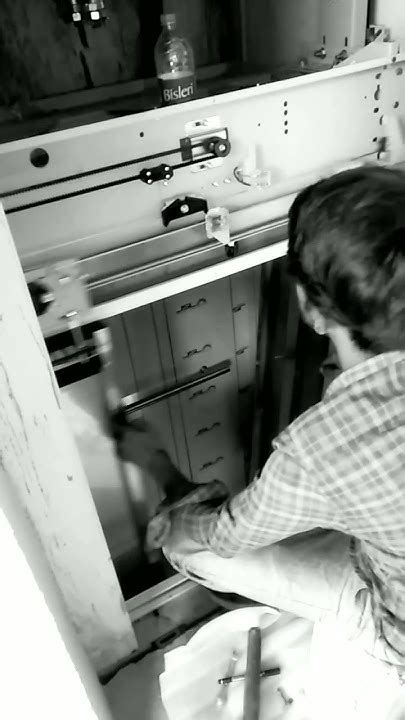 tutorial On How To pull out A subspecies elevator car