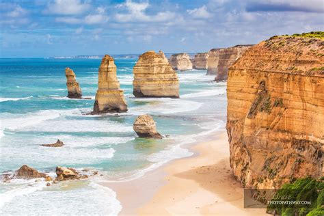 twelve apostles rock formation australia