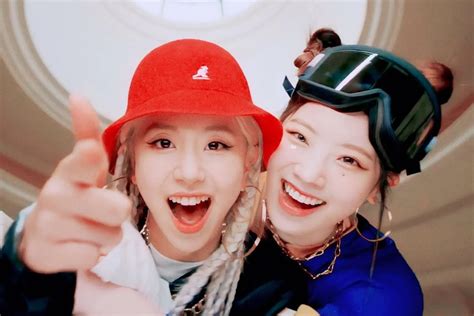 twice dahyun and chaeyoung