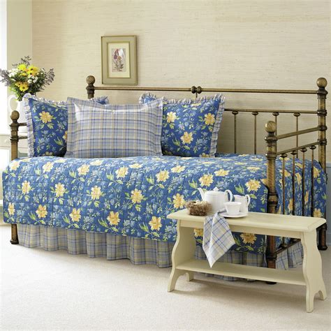 Twin Daybed Comforter Set