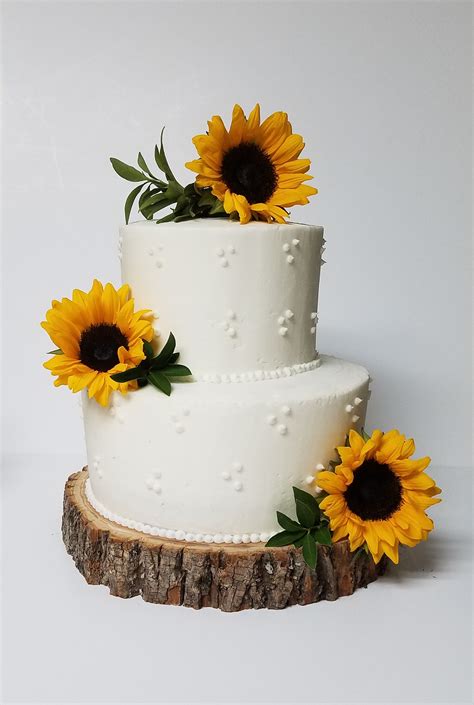 2 tier sunflower cake Sunflower cakes, Amazing cakes, Homemade cakes