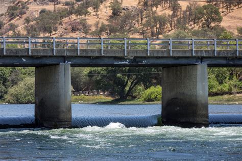 two children swept away in california dam