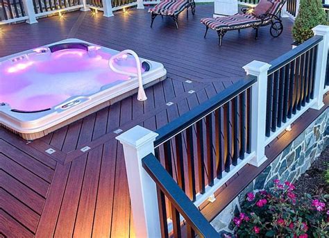 info.wasabed.com:two tier deck with hot tub