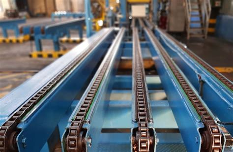Conveyor Chain with Attachments