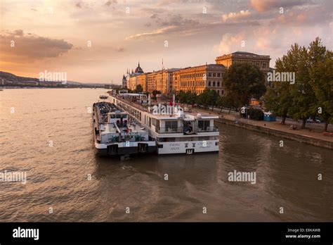 types of boats Budapest