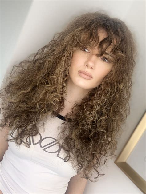  79 Stylish And Chic Types Of Fringes For Curly Hair Trend This Years