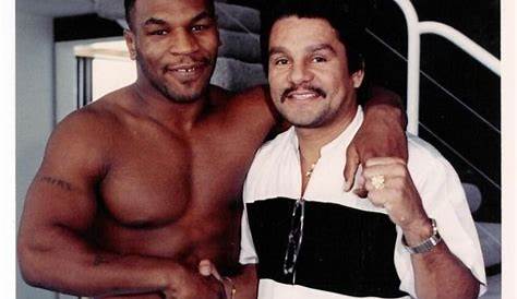 21 Cool Photos That Capture Intimate Moments of Mike Tyson and His