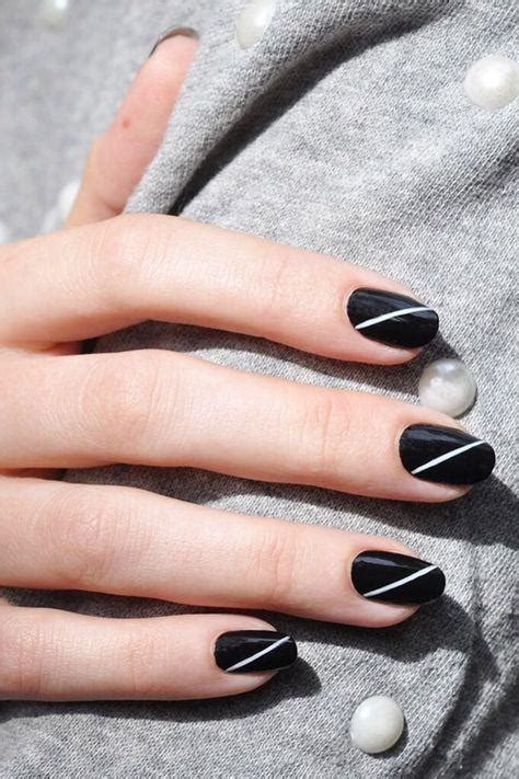decoracion de uñas en color negro Decoracion de uñas