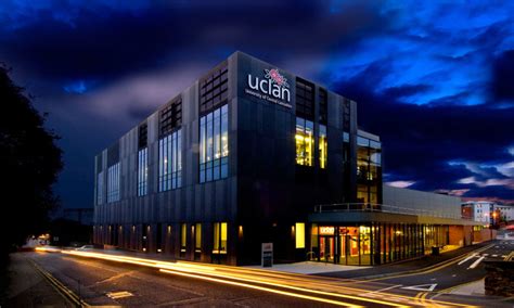 uclan medical school entry requirements