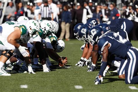 uconn vs usf football