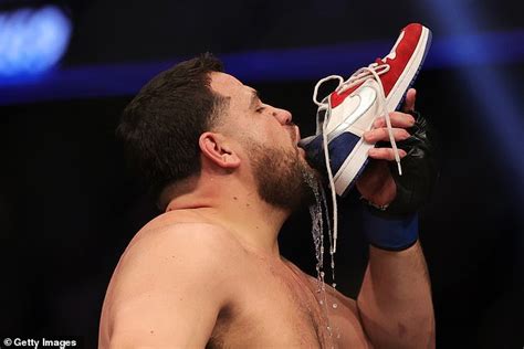 ufc fighter drinks beer from shoe