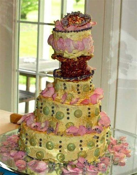 12+ Ugly Wedding Cakes