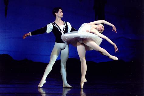 ukraine ballet swan lake