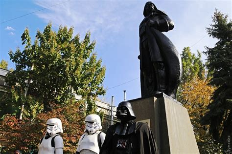 Ukraine Vader Statue
