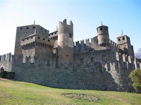 un lato del castello