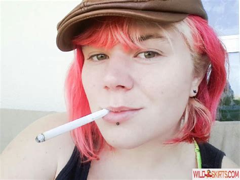 underbust nude penny