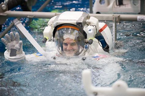 underwater astronaut training phys