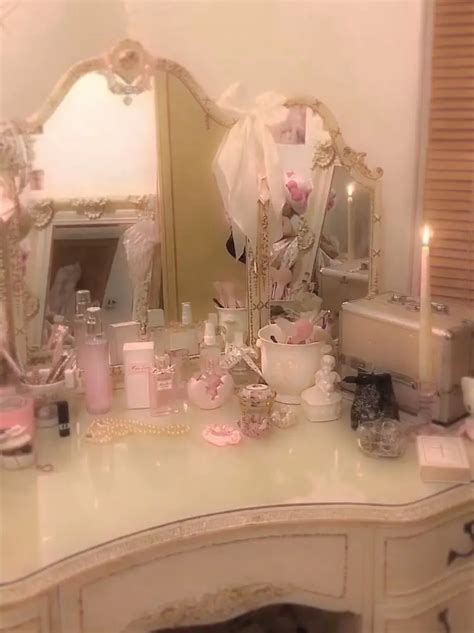 Unhinged Coquette Pfp