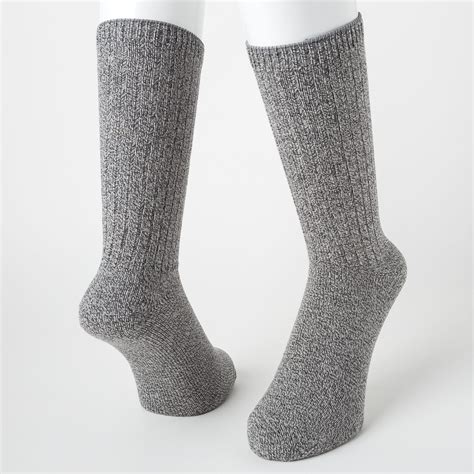 uniqlo heattech socks review