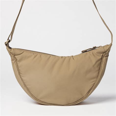uniqlo round mini shoulder bag