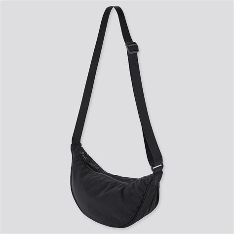 uniqlo round mini shoulder bag black