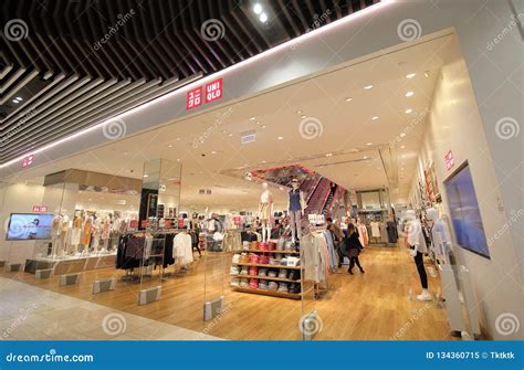 uniqlo stores in melbourne