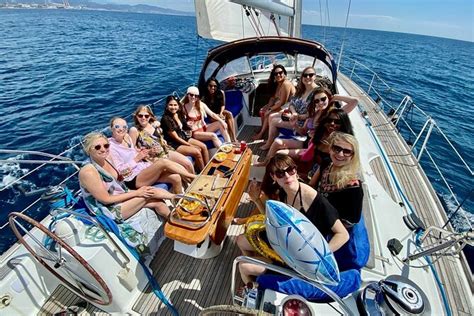 unique aspects sailing tour