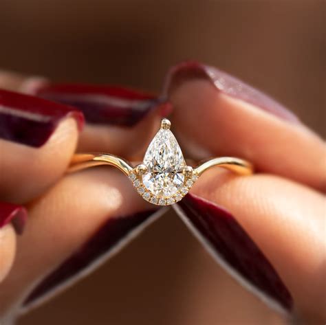 unique pear cut engagement rings