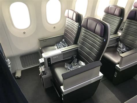 united 787-8 dreamliner premium economy