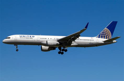 united airlines boeing 757-200