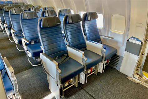 united airlines seats with more leg room