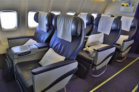 united boeing 737-800 business class