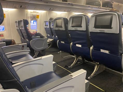united premium plus seats 767-300