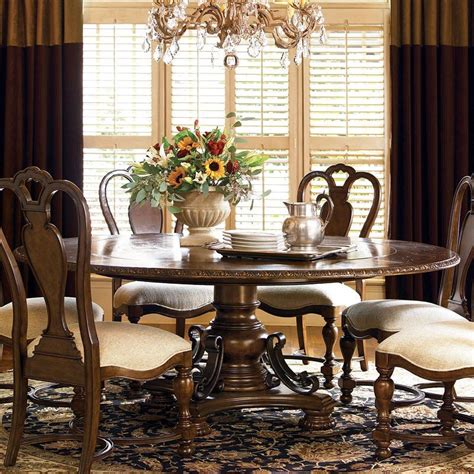 home.furnitureanddecorny.com:universal bolero dining table