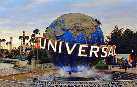 universal studios hollywood hours and events
