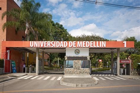 universidades en medellin colombia