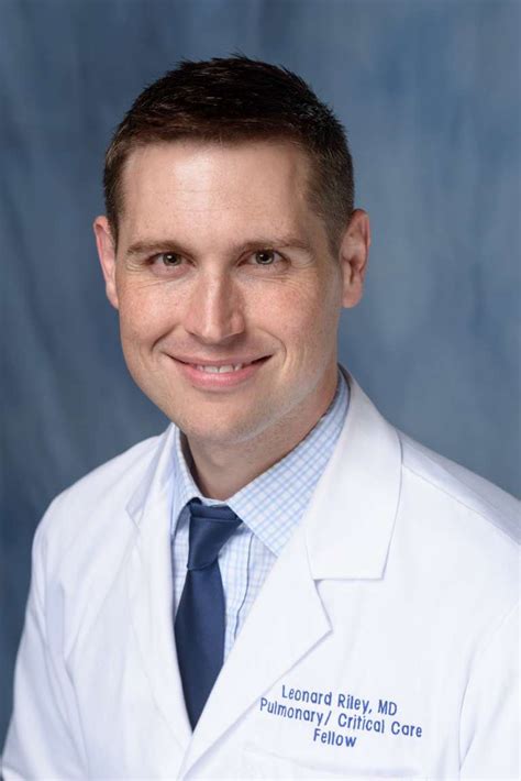 HSHS Medical Group Zachary Berg, MD, Pulmonologist