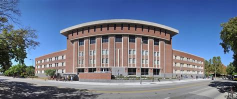 university of iowa main library hours