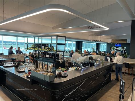 university of melbourne qantas club