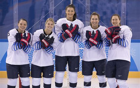 university women's ice hockey teams