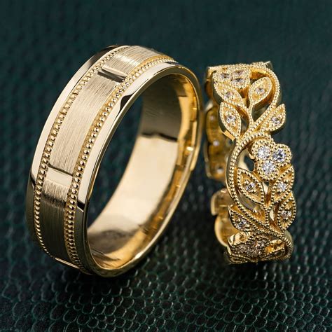 Unusual Wedding Rings Set