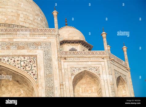 up close view Taj Mahal