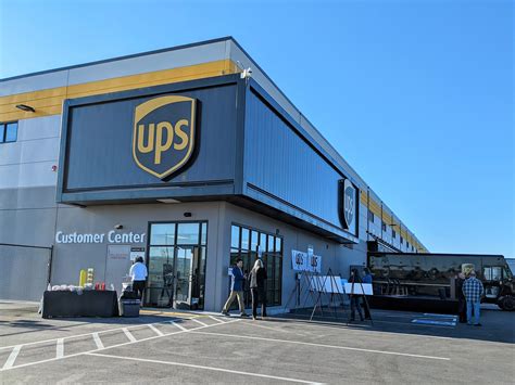 ups center