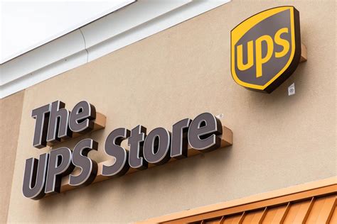 ups store near me open hours
