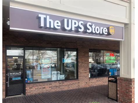 ups store timings
